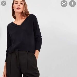 Everlane Cashmere Wide V Neck Cropped Boxy Sweater Black size Small